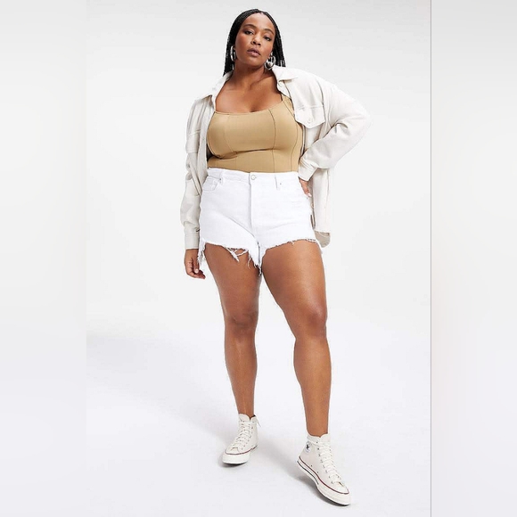 Good American 22 Shorts The Bombshell Destructed White Cut-Off Shorts - Picture 7 of 15